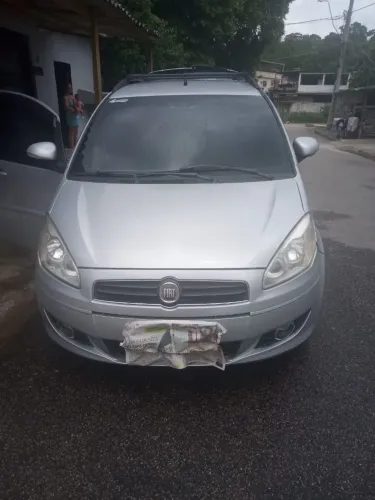 Fiat Idea Attractive 1.4 Fire Flex 8V 5P 2013