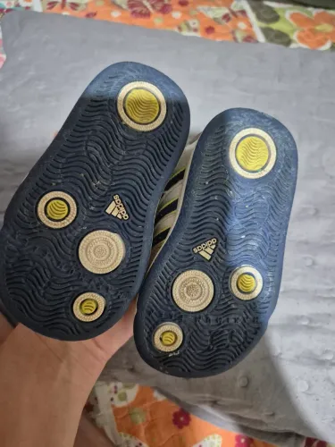 Tênis infantil adidas 