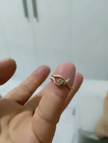 Anel em ouro com diamante