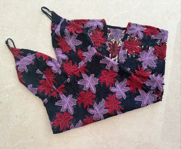 vestido de festa midi em renda guipir 