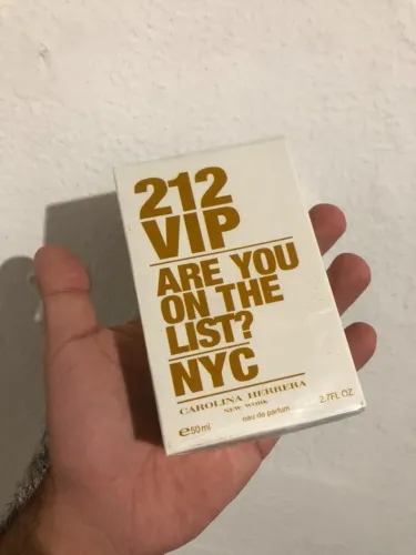 PERFUME 212 A BASE DE OLEO NA PROMOÇÃO