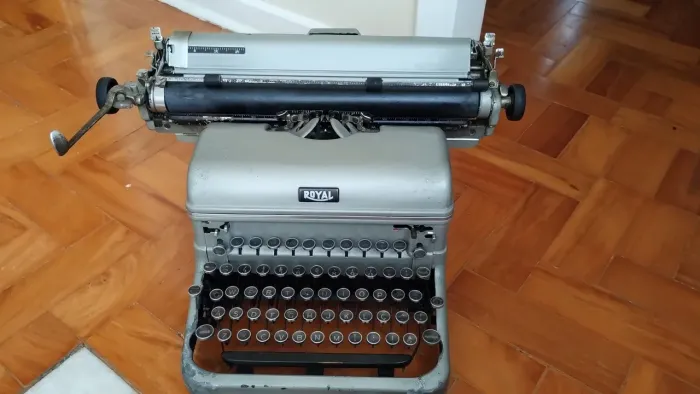 Máquina de escrever Royal