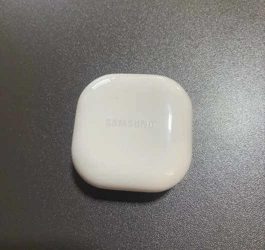 Samsung Galaxy Buds2 Bluetooth Preto + Estojo de Carregamento