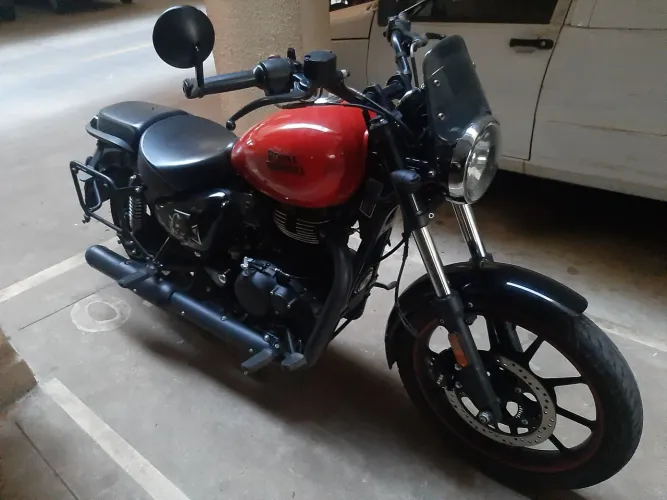 Moto Royal Enfield Meteor 350