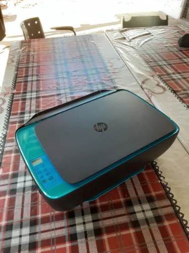 A HP DeskJet Ink Advantage Ultra 4729 