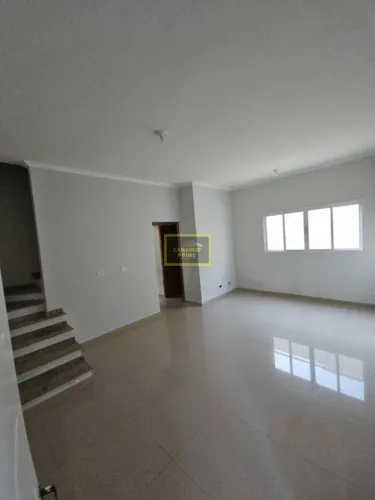 Casa nova em condomínio no Martim de Sá em Caraguatatuba