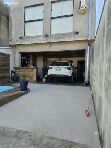 Casa à venda com 3 dorm, 2 suítes, piscina aquecida e área gourmet Salerno