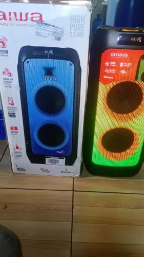 Torre de som da Aiwa 200 RMS nova