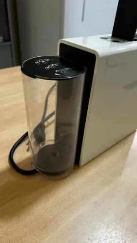 Cafeteira Nespresso Essenza Mini