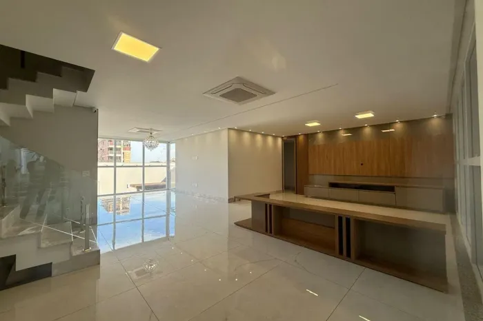 Casa à Venda - Santa Inês, 4 Quartos, 410 m2
