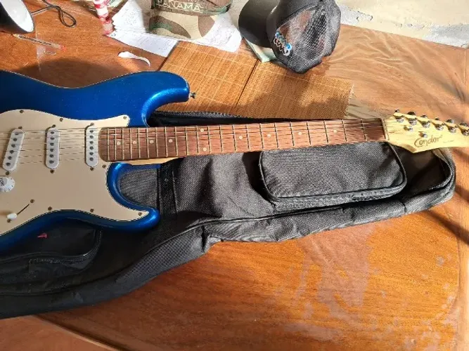 Guitarra , Condor como nova.