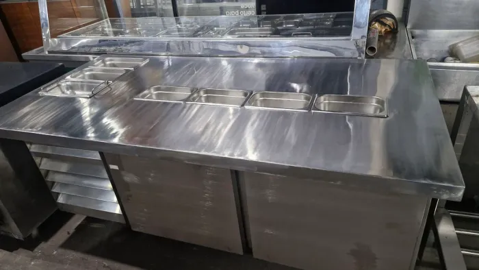 Refrigerador C/Bancada e Condimentadora inox