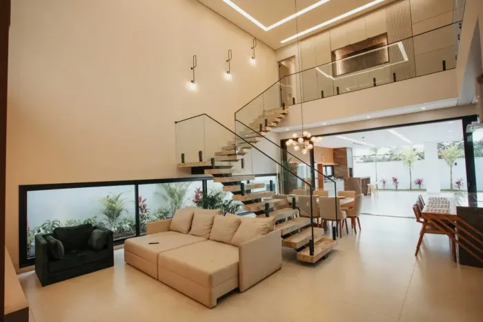 Alphaville Uberlândia - Casa com 337 metros quadrados com 4 suítes - porteira fechada.