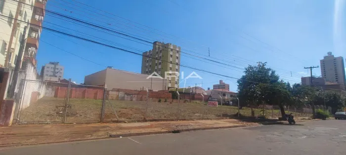 Terreno de 2400m² à Venda no Rebouças em Londrina Localização Estratégica