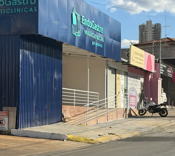 Salas no centro de Luziânia, com dois ou quatro ambientes, pra escritórios ou lojas