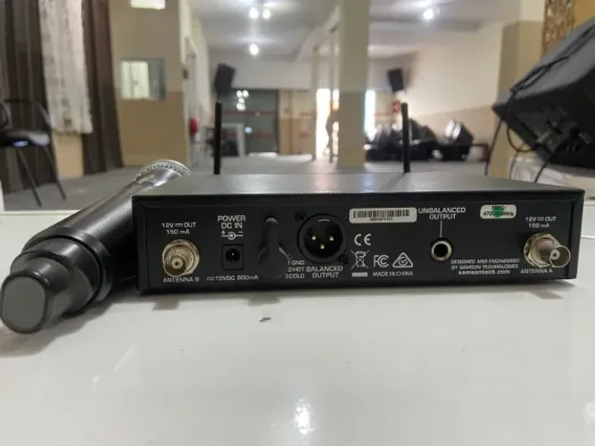 Microfone sem fio Samson Concert 99 com receptor CR99