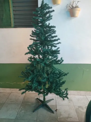 Árvore Natal 1,70 - LER ANÚNCIO
