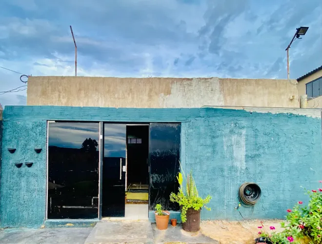 Vende-se casa nova em condomínio fechado segurança 24hs