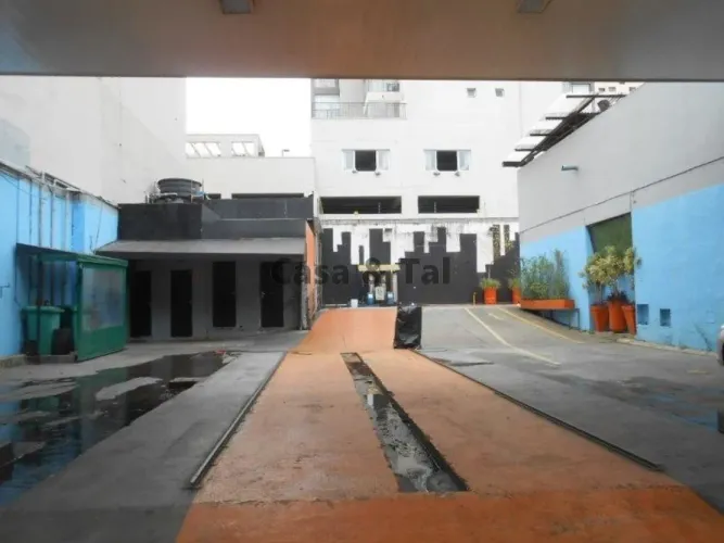Terreno Comercial à Venda ou para Alugar na Barra Funda - São Paulo/SP