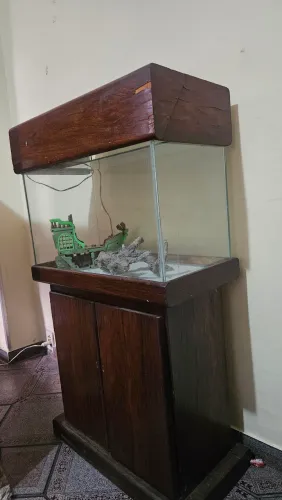 Aquário 60 Litros com Gabinete de Madeira