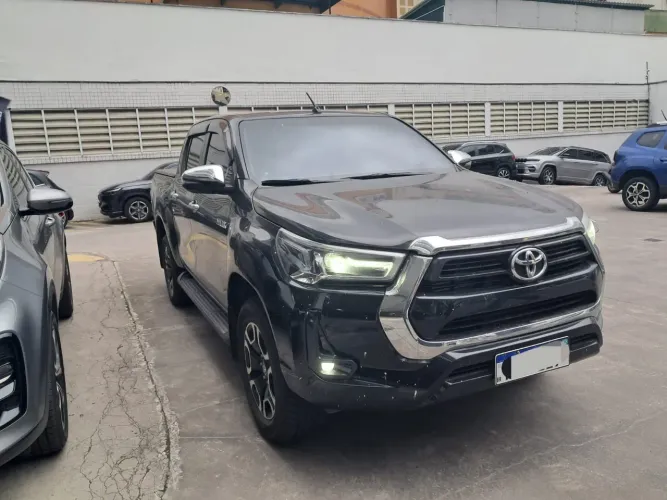 Toyota Hilux CD SRV 4X4 2.8 TDI Diesel Aut. 2025