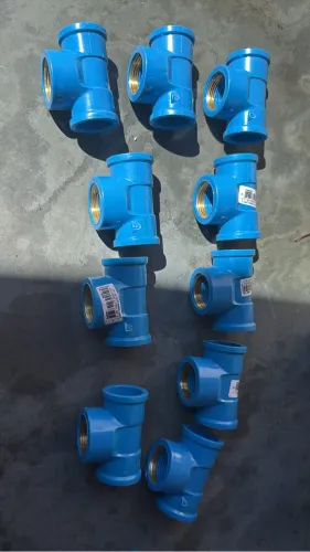 Vendo 20 joelho Lr 25 por 3/4 e  10 t 25 por  3/4 tudo por 100 reais 3/4