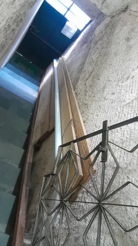 4 tábuas 3 mts, 25 largura, e um barrotinho 6 met, retirar no local