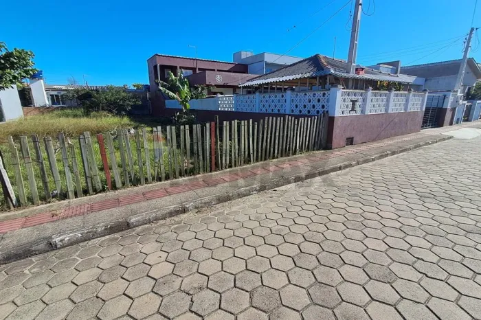 Terreno Ideal no Bairro Jardim Ultramar, SC - 300m²