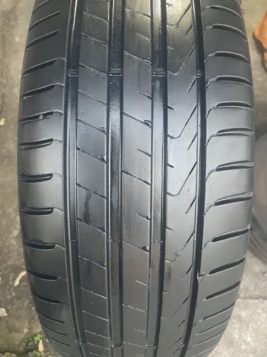Vendo pneus 235/45/19.. 250,00 cada ,pneus quae zero.
