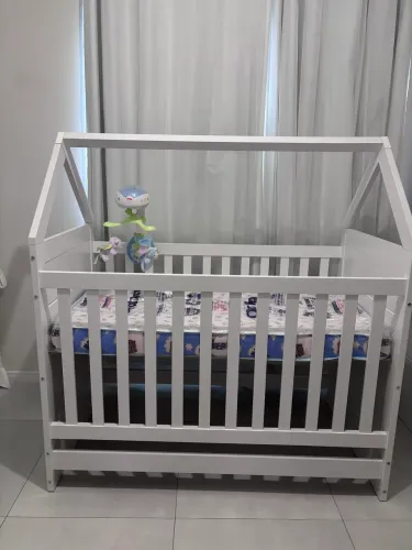 Berço casinha montessoriano com colchão Ortobom novo