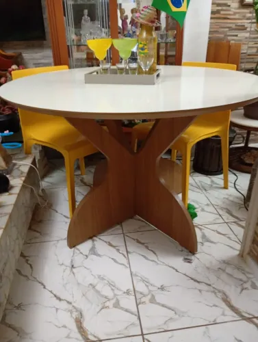 1 mesa semi nova