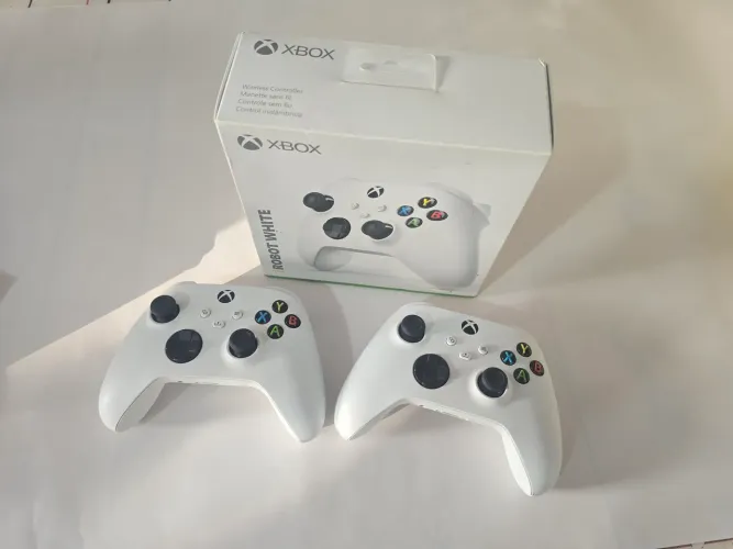 Controles Xbox Branco. Compatível com Xbox One, X|S, PC Windows, Android e IOS.