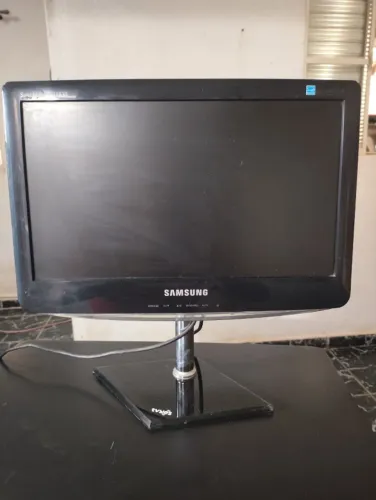 Monitor Samsung com suporte