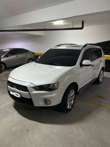 Mitsubishi Outlander 2.0 16V 160cv Aut. 2013