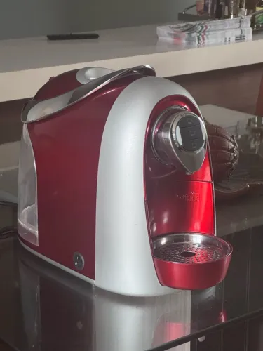 Máquina de café cafeteira elétrica TRES Corações 