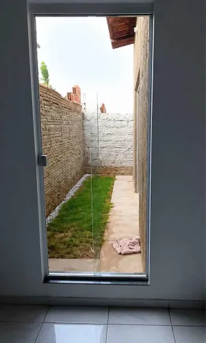 Vendo casa recém reformada em Bethânia
