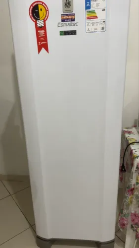 Geladeira Esmaltec