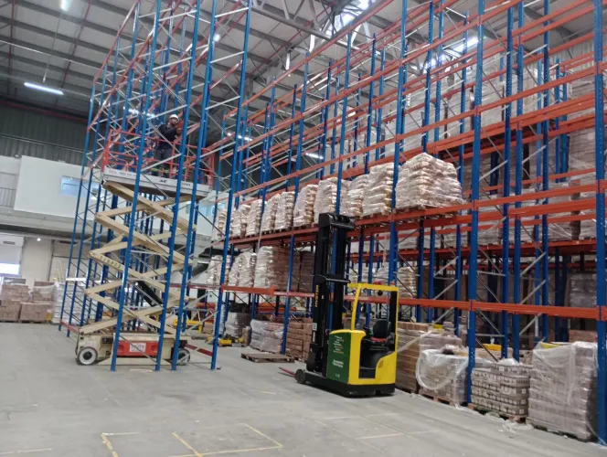 Porta pallets. Montagem e desmontagem em geral