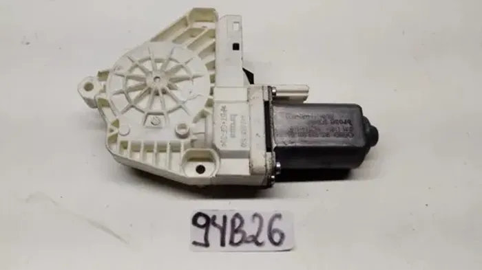 Motor Do Vidro Eletrico D/e Audi A1 2011 8k0959801c (94b26)