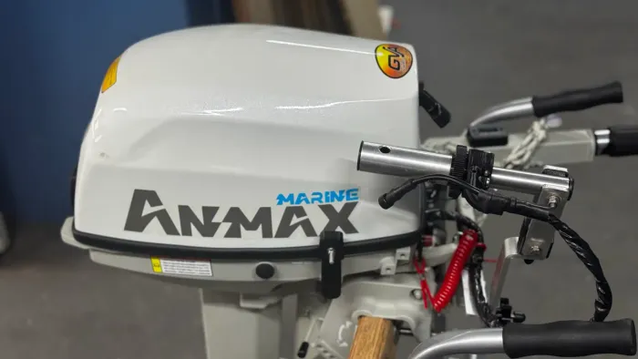 Vendo Motor de Popa Anmax 9.8 (novo)