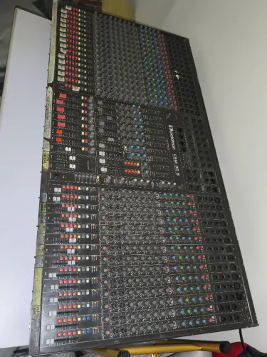 VENDA (MESA DE SOM PROFISSIONAL 32 CANAIS)
