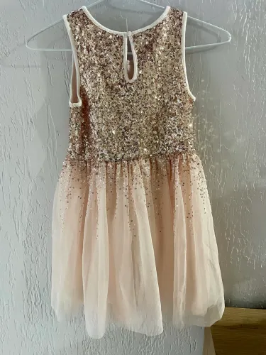 Vestido Gap Kids festa dourado tam S veste 6/7 anos