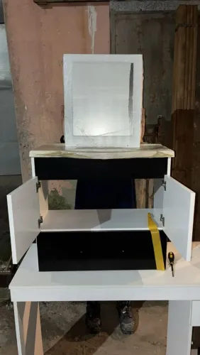 Queima de Estoque ! Gabinete para Banheiro Novo !