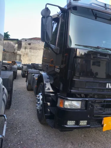 Caminhão Iveco 320 ano 2008