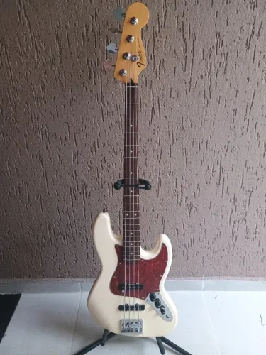 Baixo Fender Standard  com caps Custom Shop 60's