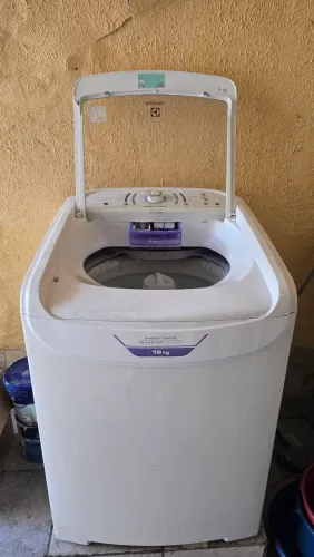 Vendo Máquina de Lavar Electrolux 16 kg