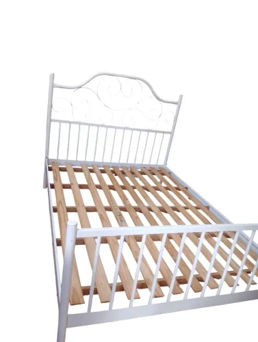 Cama casal, ferro , leia a descrição do anúncio