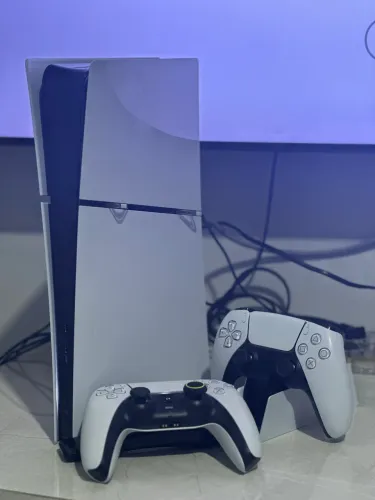 PlayStation 5 Slim - 2 Controle + Base carregadora