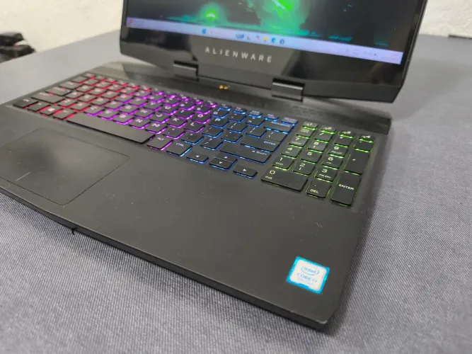 Notebook Gamer Dell Alienware i7. 16 GB. RTX 2060. 144hz