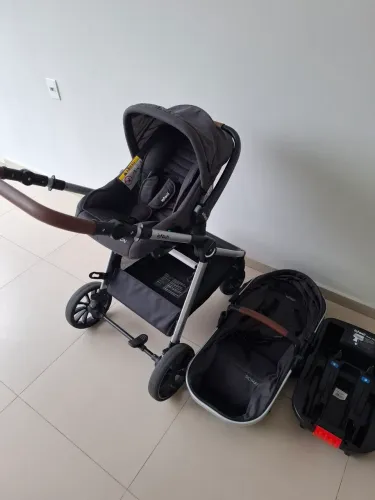 Carrinho de bebê cor grafite Infanti
